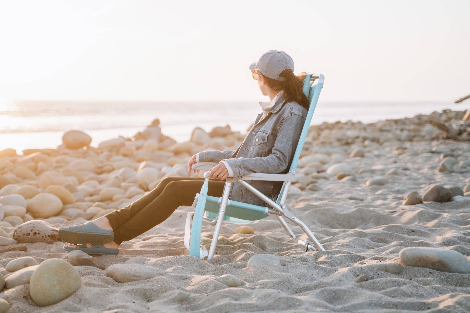 Bi-Fold Beach Chair Compact Low Profile Reclining Chair, Seafoam