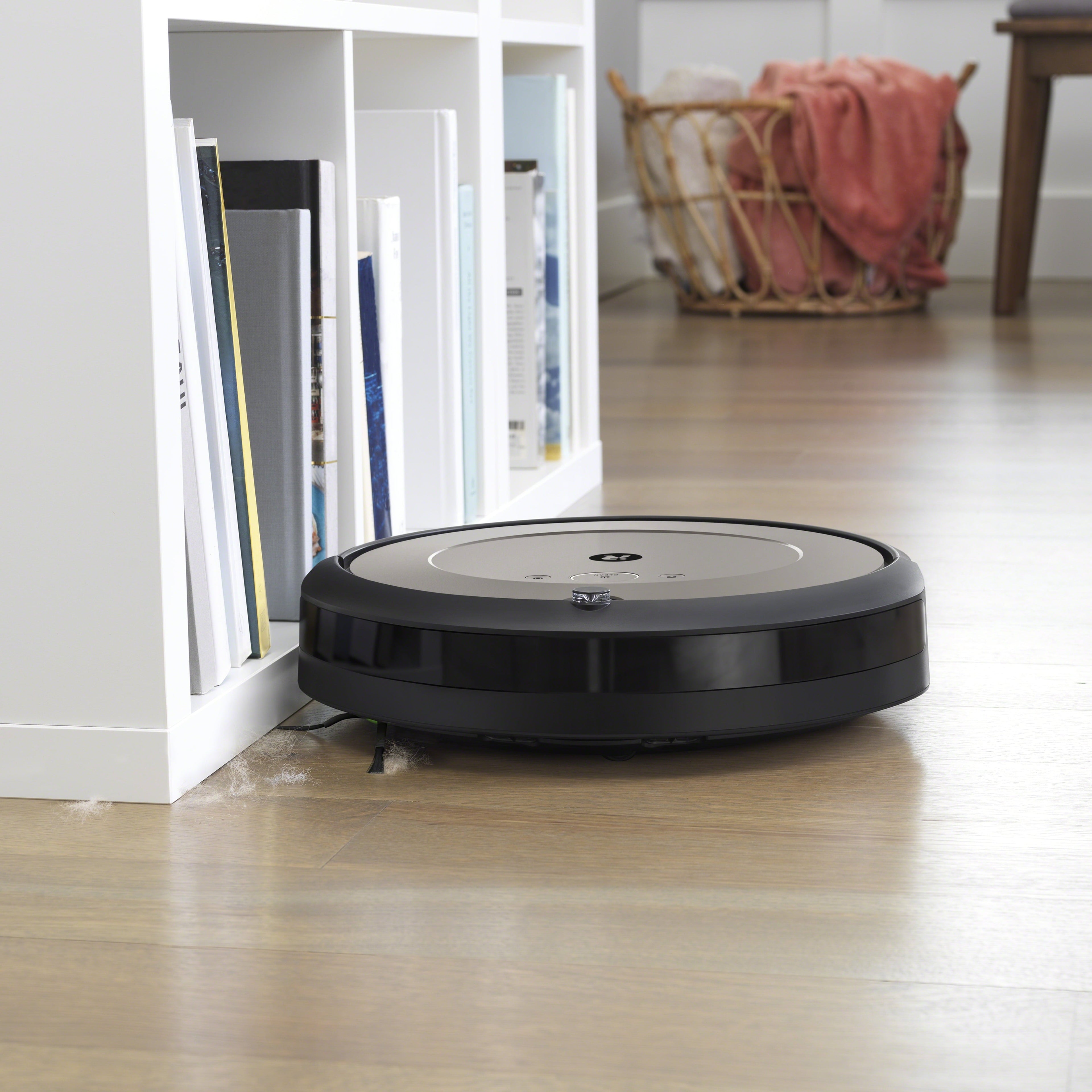 Roomba i1 Robot Vacuum, Wi-Fi Connected Mapping, 3-Stage Cleaning System, Cleans in Neat Rows, Ideal for Pet Hair, Carpets and Hard Floors, Model i115220