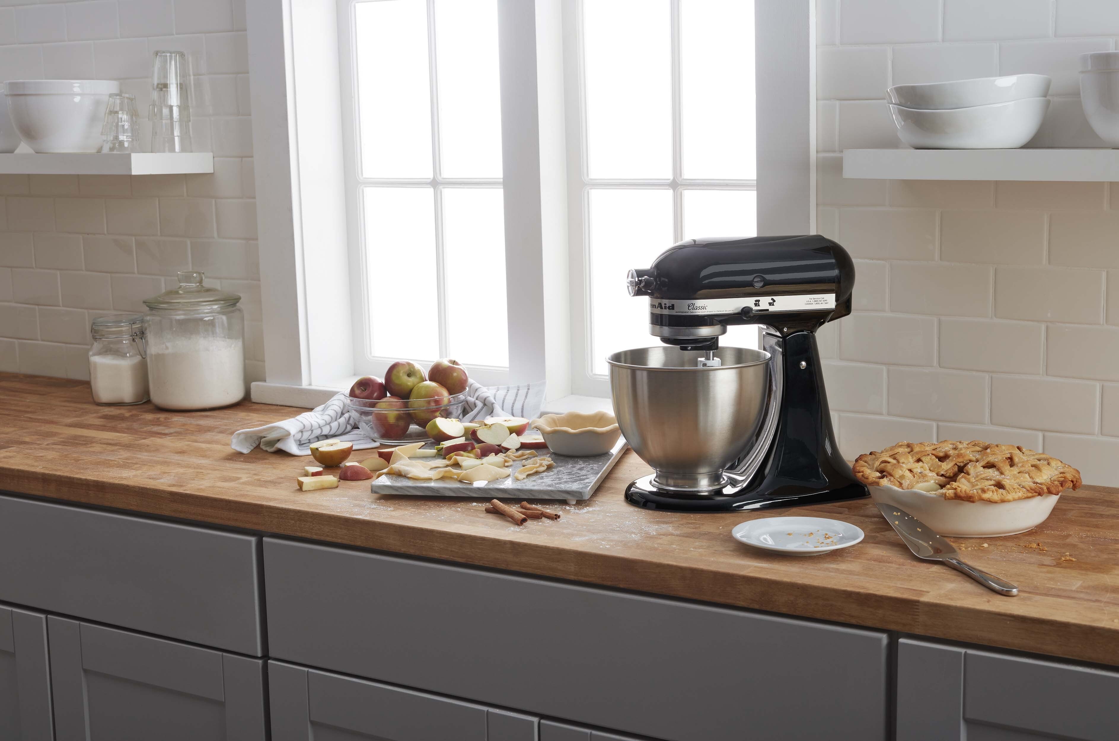 Classic Series 4.5-Quart Tilt-Head Stand Mixer, Onyx Black, K45SSOB
